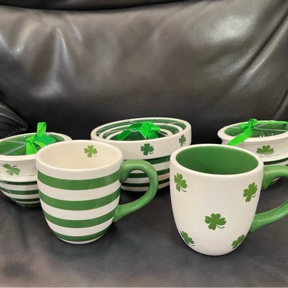 Terramoto Lucky Irish Shamrock Clover Nested Bowls, Set of 3 - Picture 6 of 11